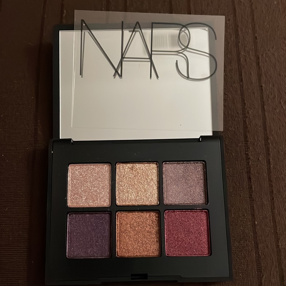 NARS makeup set - Picture 2 of 4